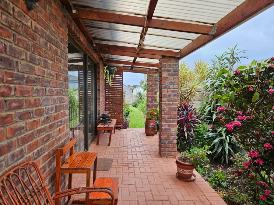 3 Bedroom Property for Sale in Jeffreys Bay Central Eastern Cape